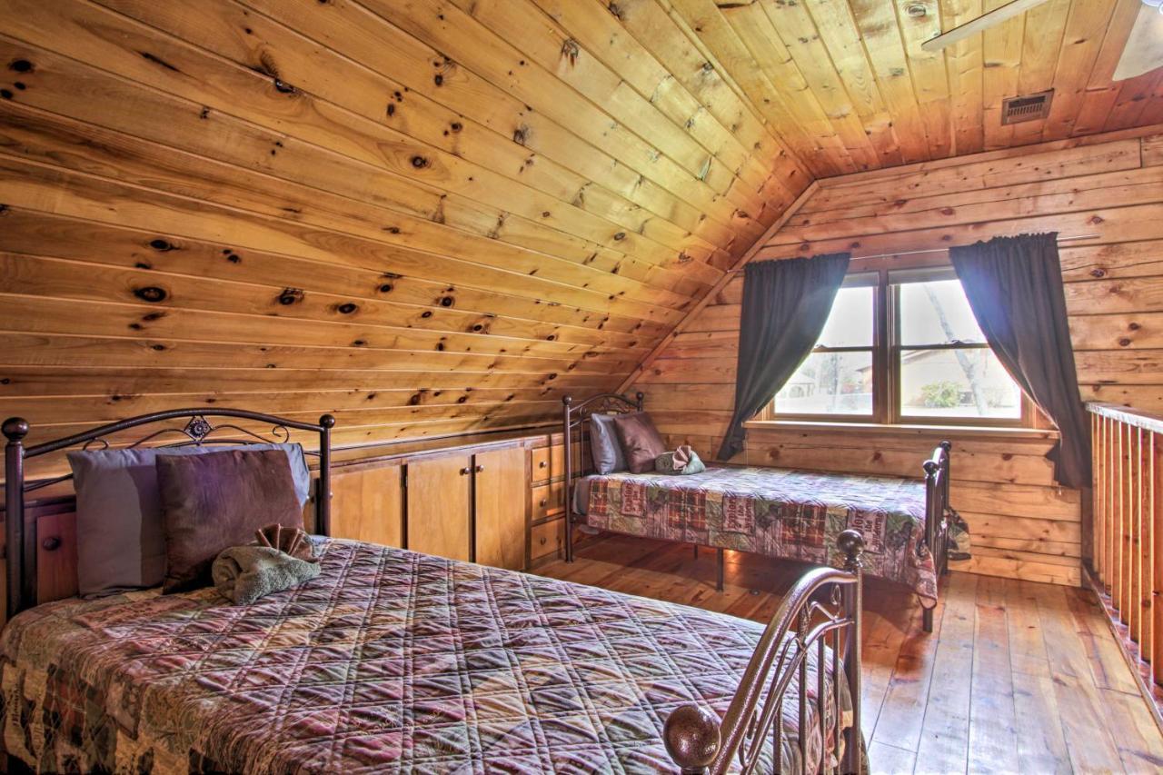 Rustic Cabin With Screened Deck 8 Mi To Dollywood セバービル エクステリア 写真